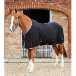 Premier Equine Asure Fleece Rug -Equestrian Supplies Store Asure Fleece Cooler Black 1 768x acab841b c4b4 401e 831a 75000c214ea0