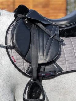 LeMieux Vector Pro Stirrup Leathers -Equestrian Supplies Store g0a7594