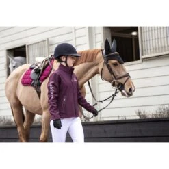 LeMieux Carbon Mesh Close Contact Square -Equestrian Supplies Store lemieux carbon mesh close contact square saddle pad 7